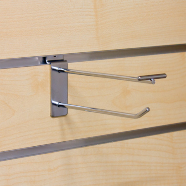 Single hook with device for pendulum pocket